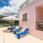Inna Βίλα Μικρός Γιαλός
